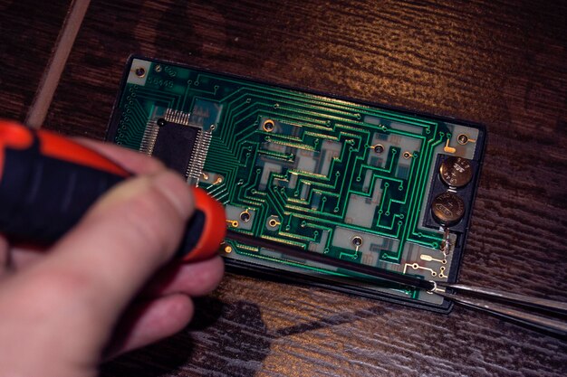 Do Motherboards Come With Screws